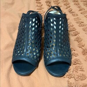 Stylish Black Peep-Toe Women's Shoes